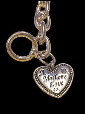 Mothers Love Is Bracelet Silver Tone 7” NWOT